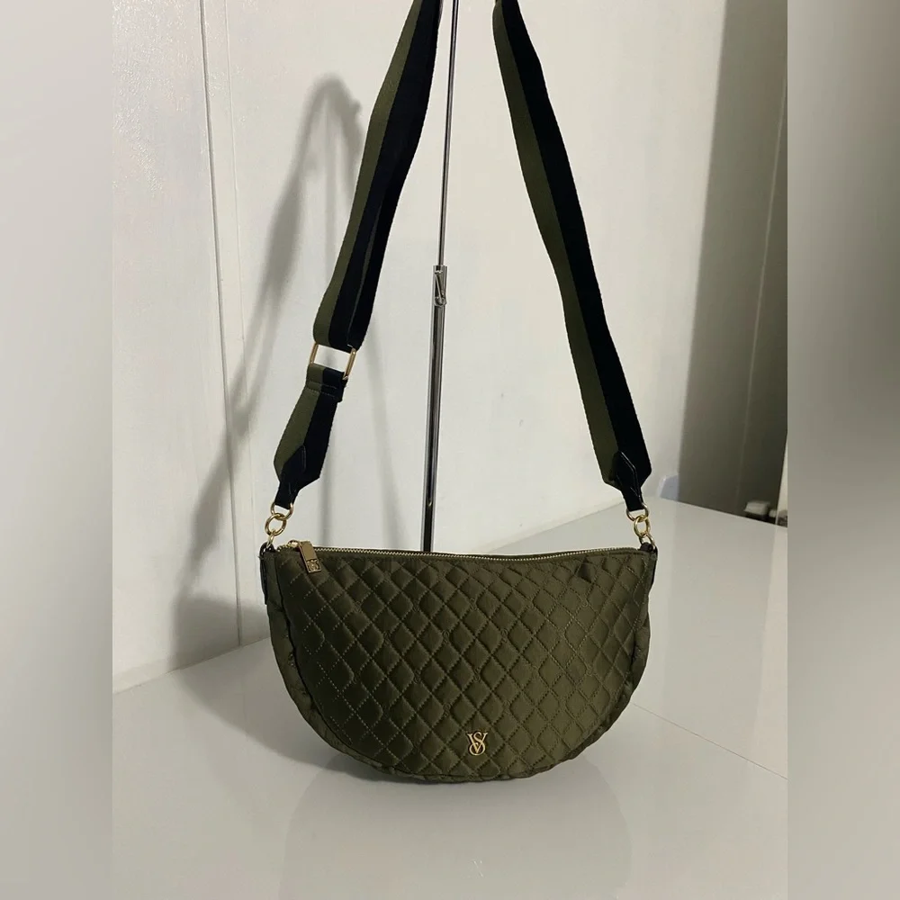 VICTORIA’S SECRET Sling Crossbody Bag - Picture 5 of 10